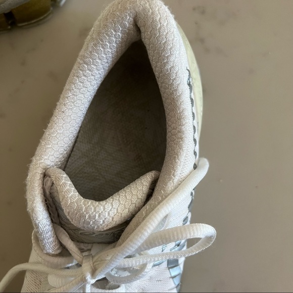 ASICS white running shoes - size 8 - support overpronation stability - Picture 3 of 8